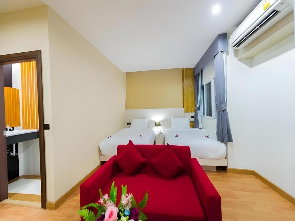 Gt Residence Hotel Buriram Esterno foto