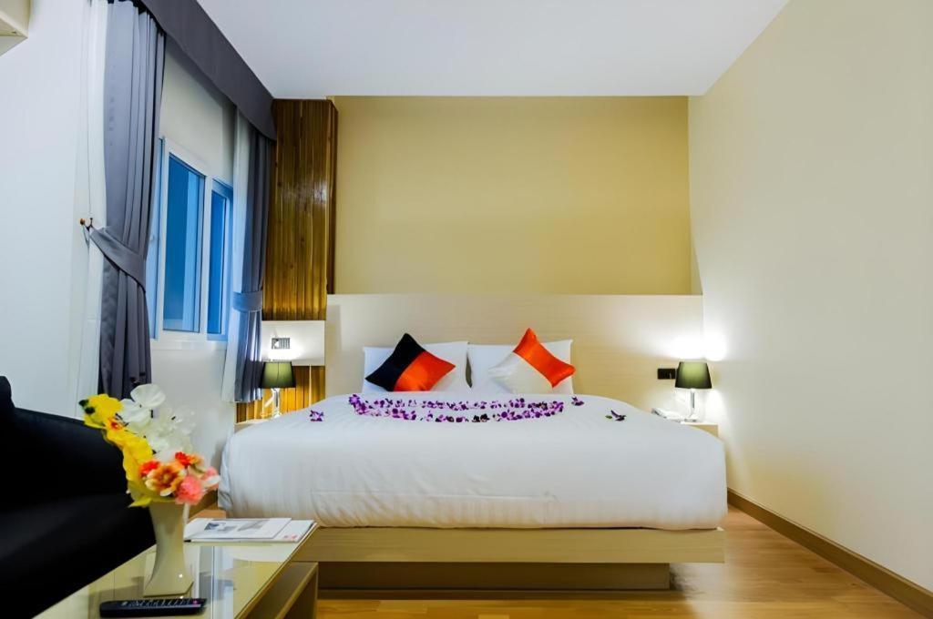Gt Residence Hotel Buriram Esterno foto