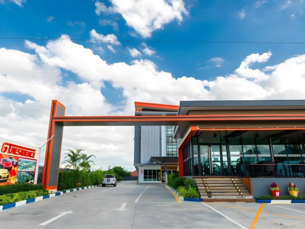 Gt Residence Hotel Buriram Esterno foto