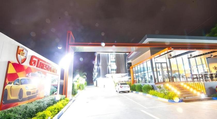 Gt Residence Hotel Buriram Esterno foto