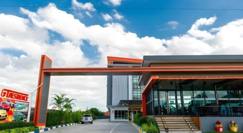 Gt Residence Hotel Buriram Esterno foto