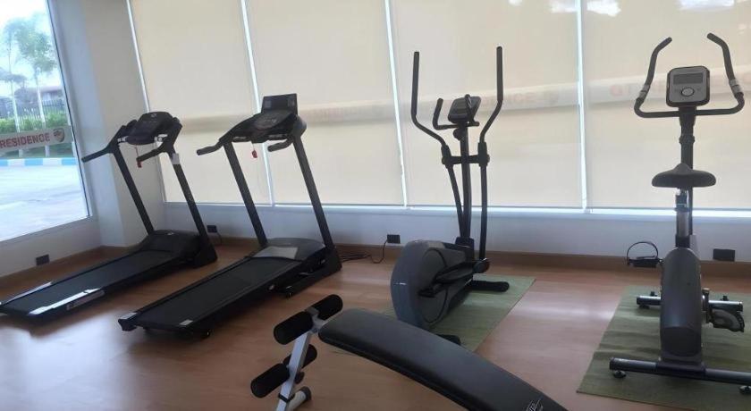 Gt Residence Hotel Buriram Esterno foto